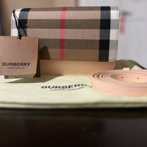NWT BURBERRY CROSSBODY PURSE